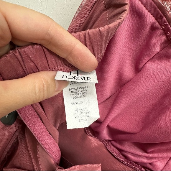 Elegant Pink Dress with Bow Accent - Picture 8 of 9